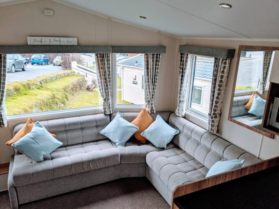 Large 4 Person Couples And Family Caravan In Newquay Bay Resort エクステリア 写真