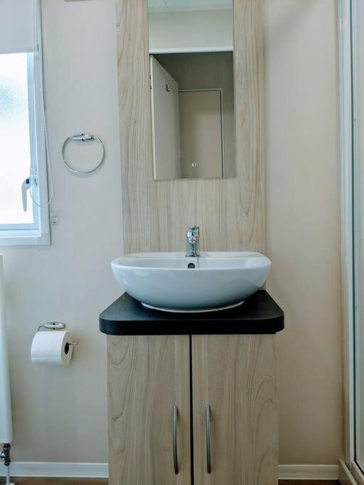 Large 4 Person Couples And Family Caravan In Newquay Bay Resort エクステリア 写真