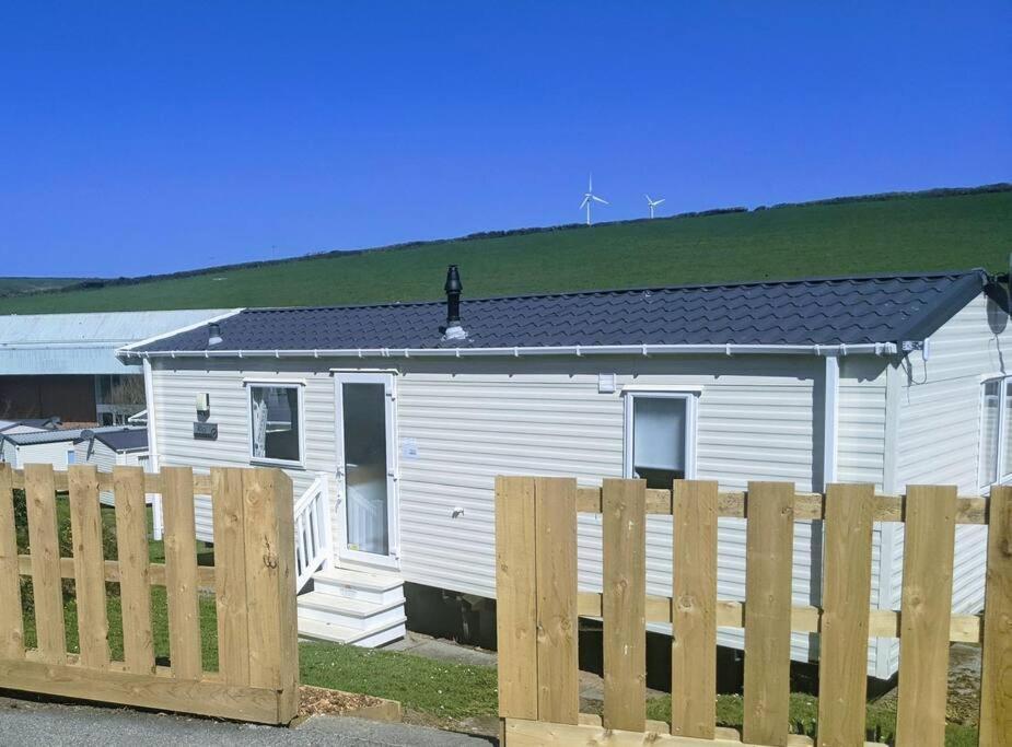 Large 4 Person Couples And Family Caravan In Newquay Bay Resort エクステリア 写真